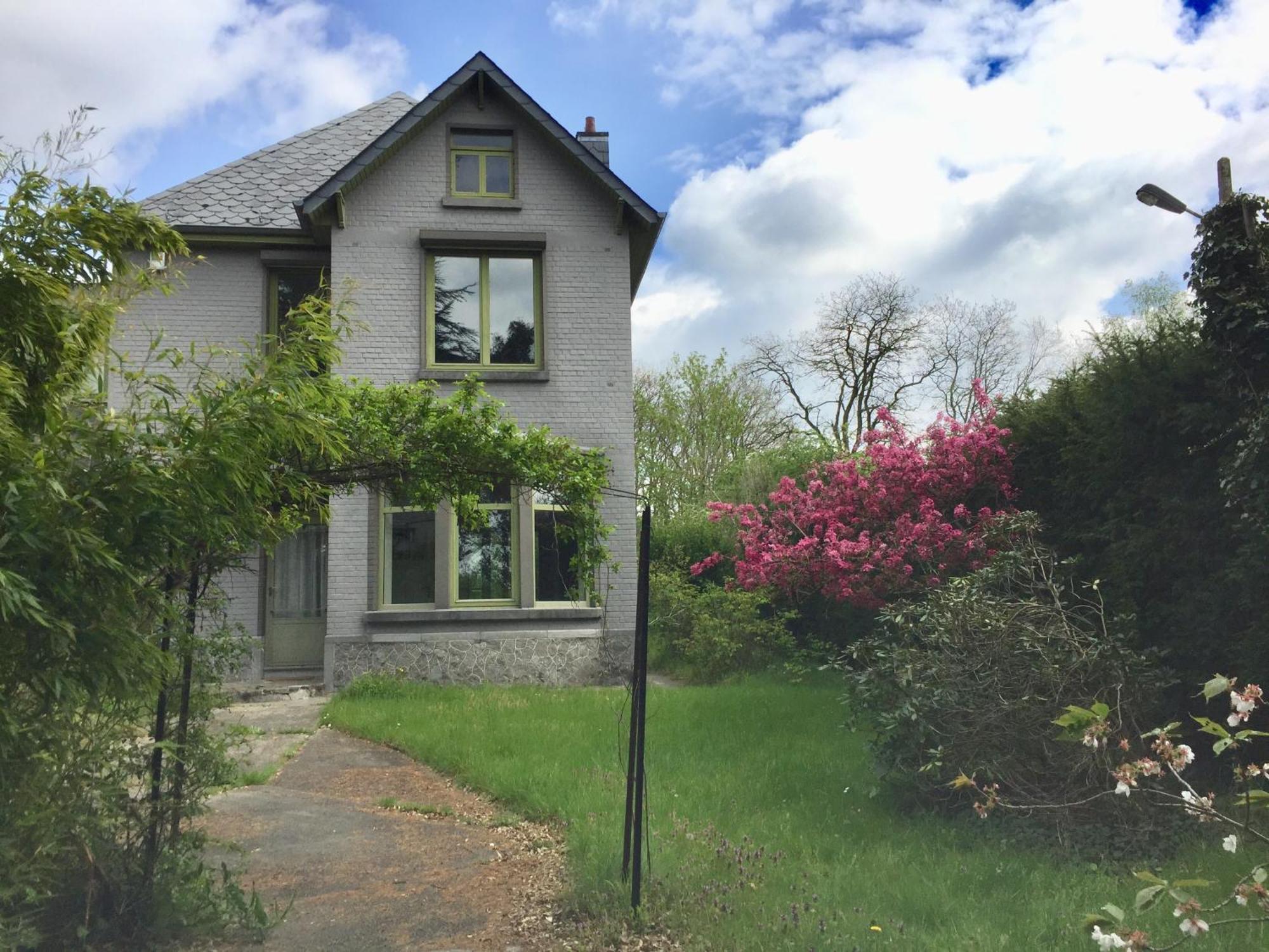 Charmante Villa Des Annees 30 Braine-lʼAlleud Exterior foto